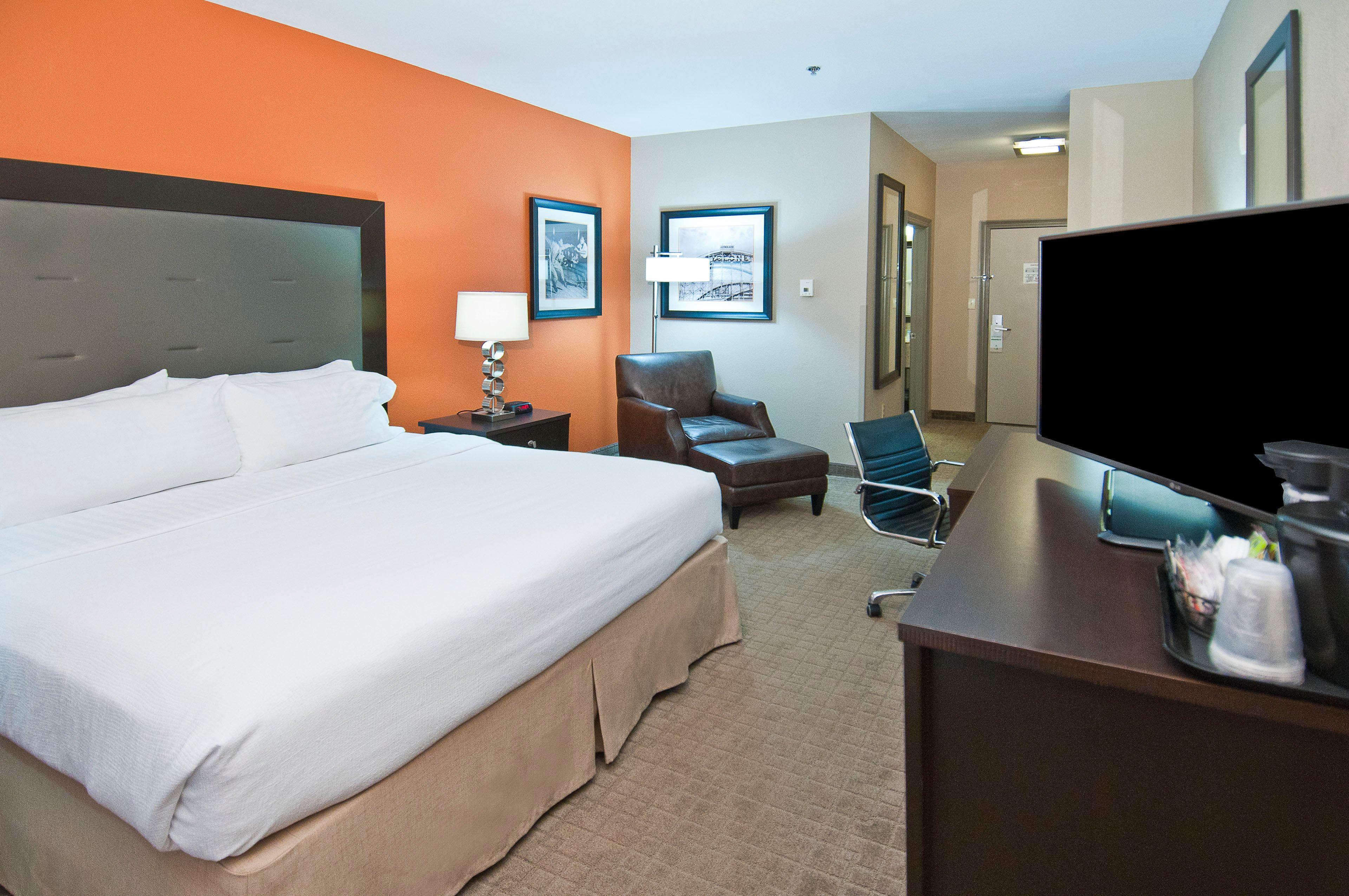 & By Ihg