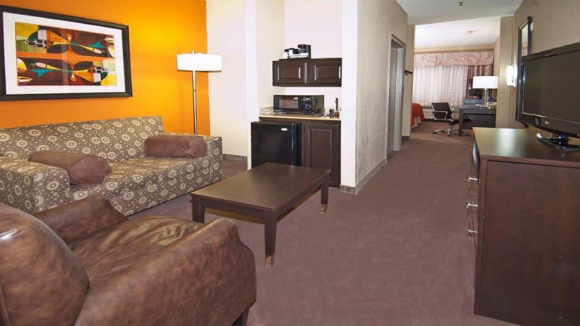 Hotel & By Ihg Slidell