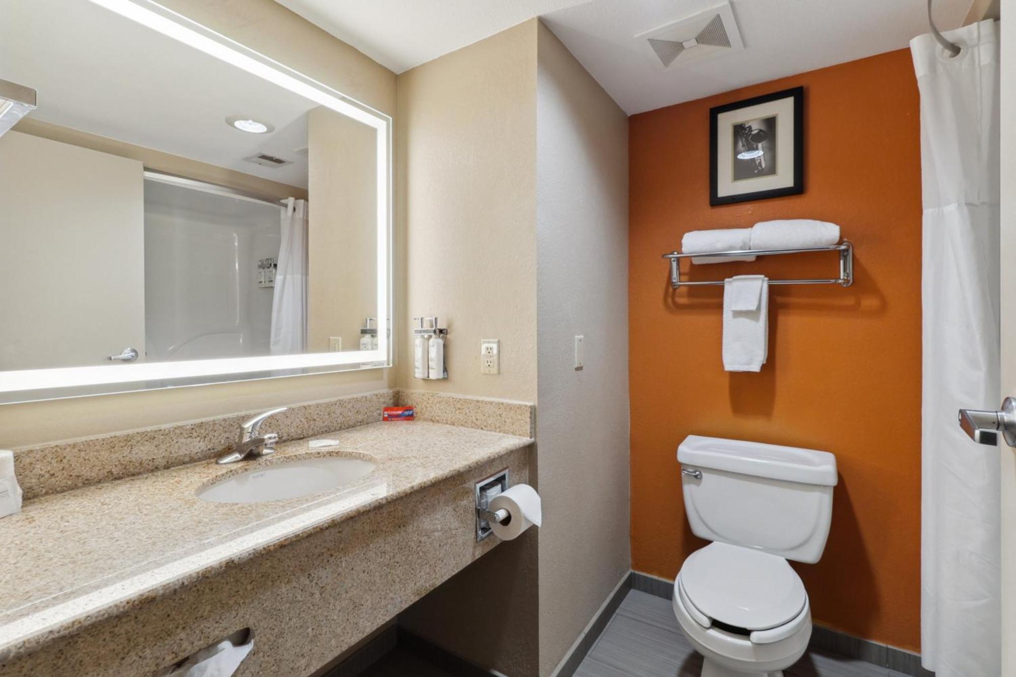 Hotel & By Ihg Slidell