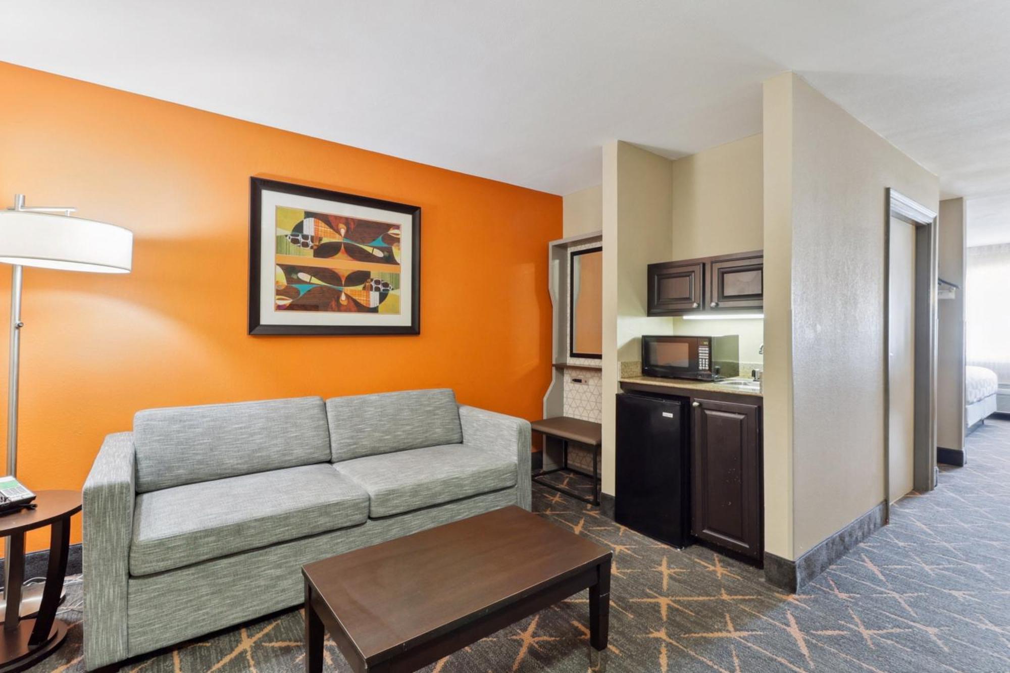 Hotel & By Ihg