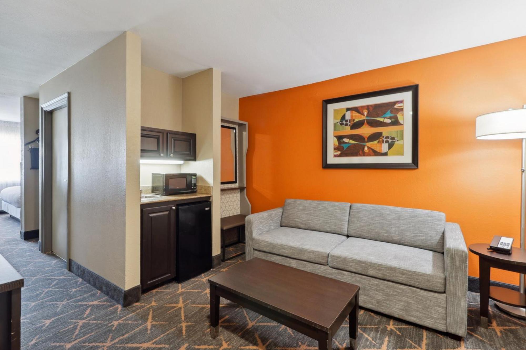 Hotel & By Ihg 3*