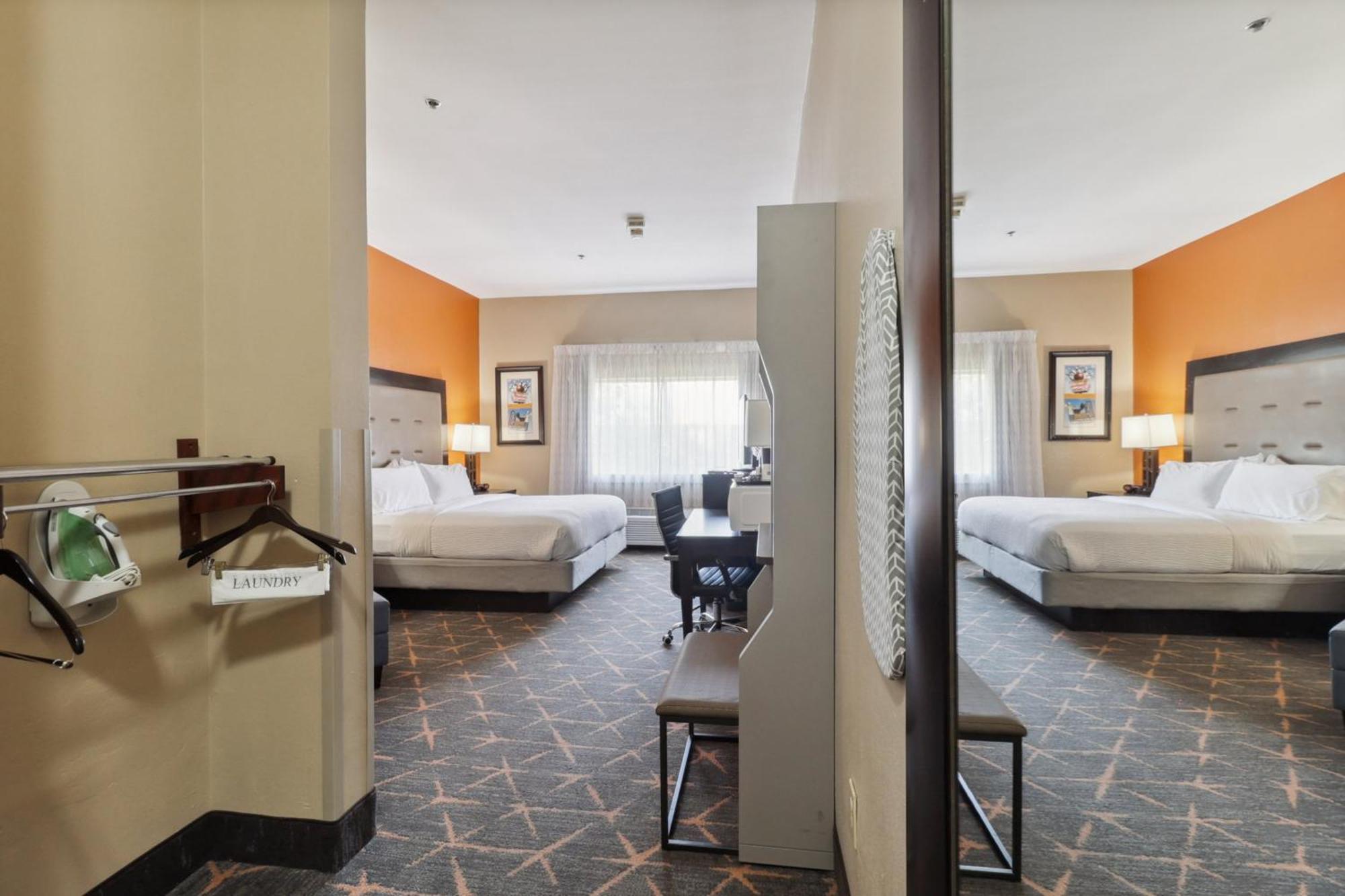 Hotel & By Ihg