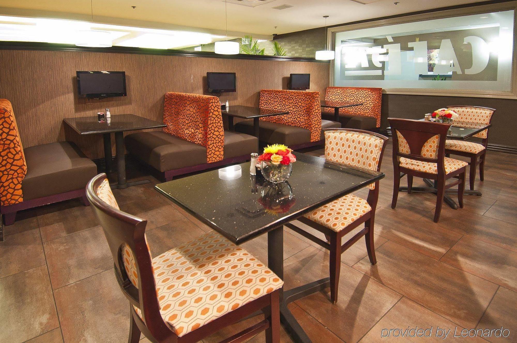 & By Ihg 3*