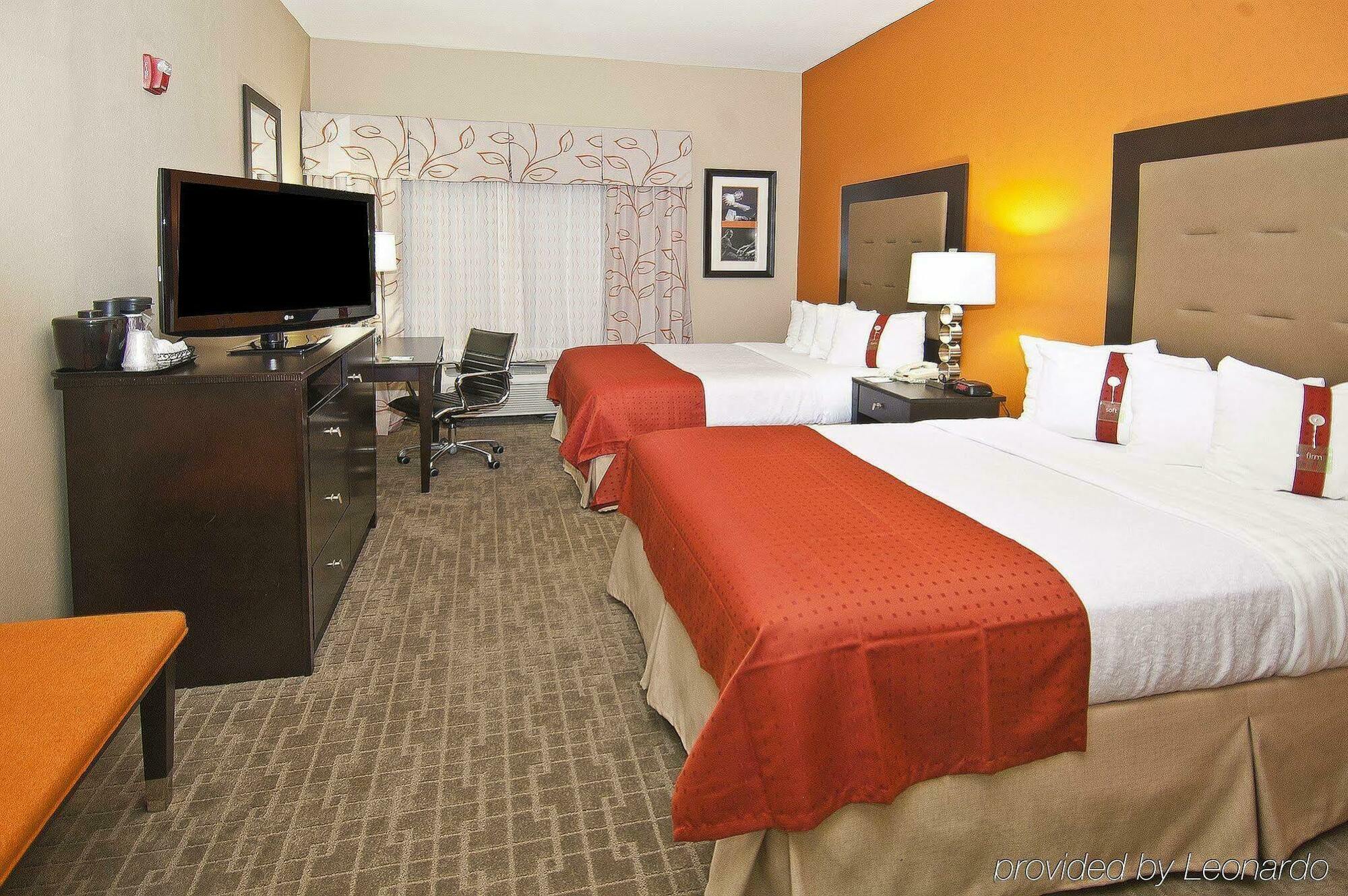 Hotel & By Ihg