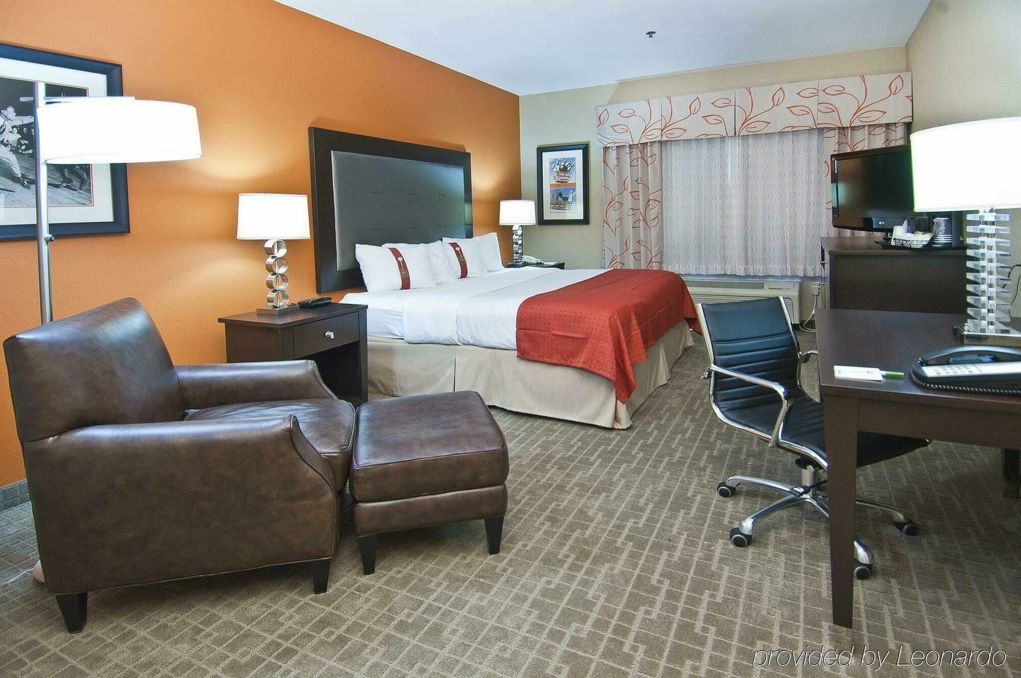 & By Ihg